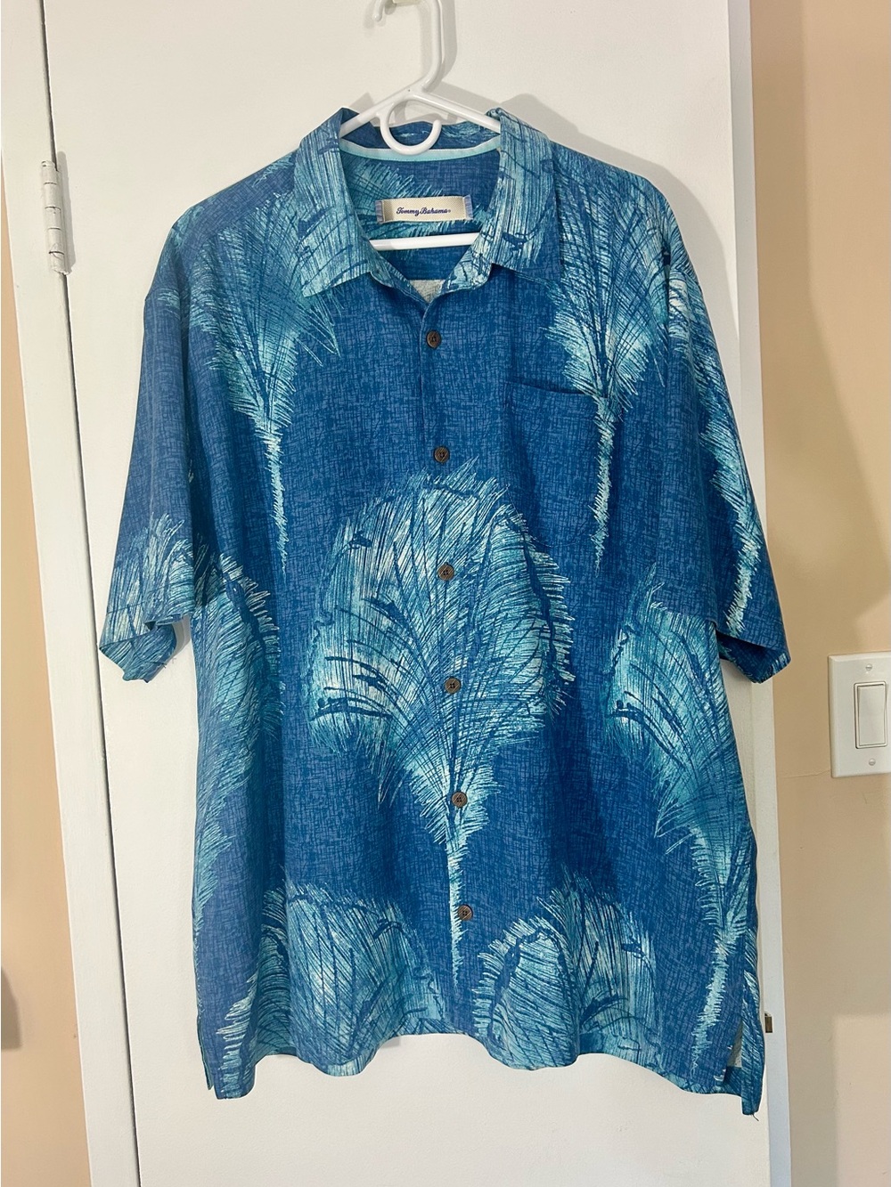 Tommy Bahama Men's Blue Palm-Print Short Sleeve Button Down Shirt, 100% Silk, XL